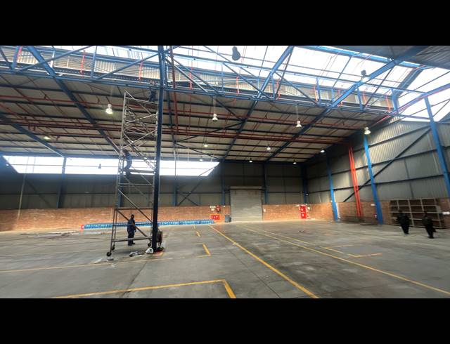 4,338M² WAREHOUSE TO LET IN SPARTAN